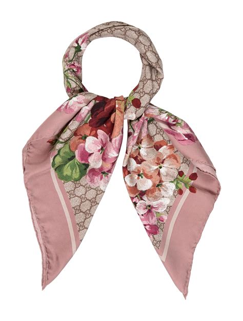 ladies gucci scarf